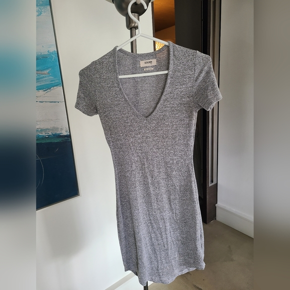 Grey aritzia tshirt dress size xxs - Picture 1 of 2